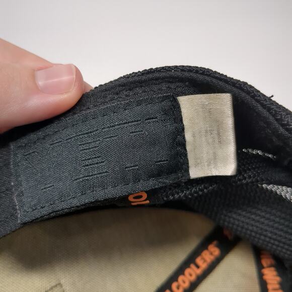 Yeti Coolers Snapback Trucker Hat Black One Size Adjustable Embroidered 6 Panel - Picture 9 of 9